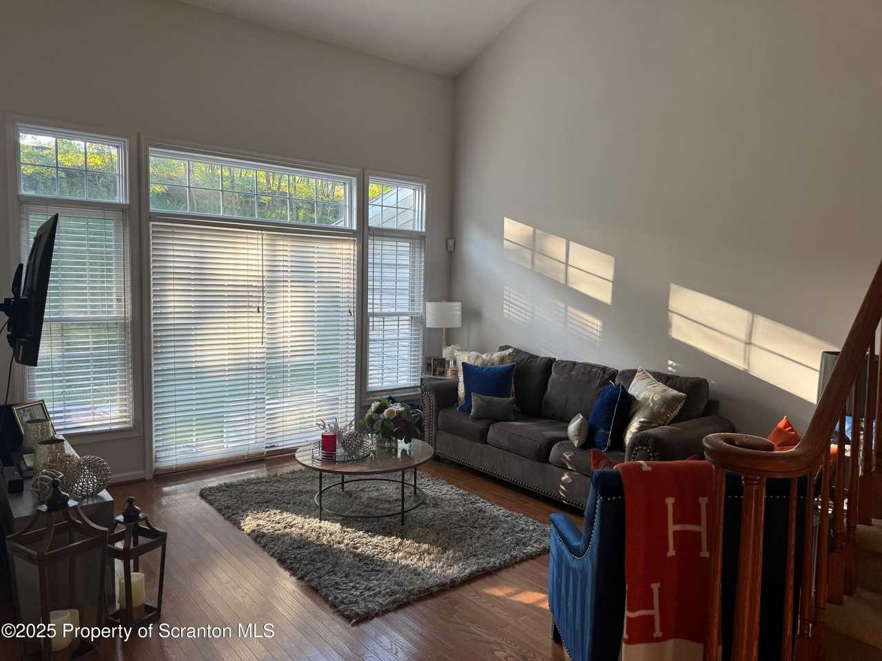 803 O'henry Close - Photo 5 of 36