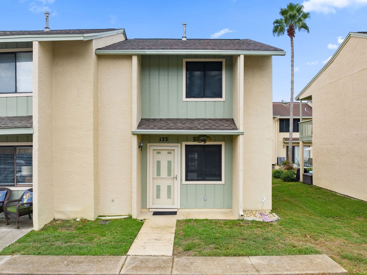 133 West Leslie Lane #1