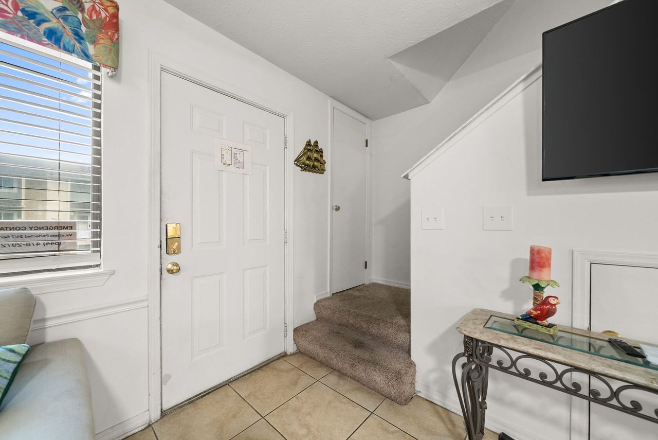 133 West Leslie Lane #1 - Photo 4 of 50