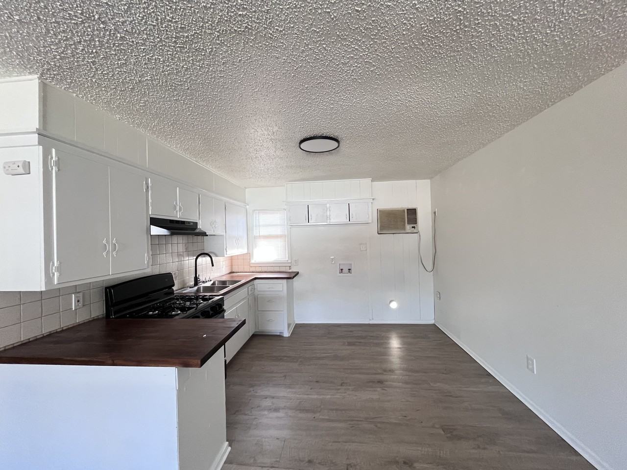 705 47th Street #A - Photo 4 of 11