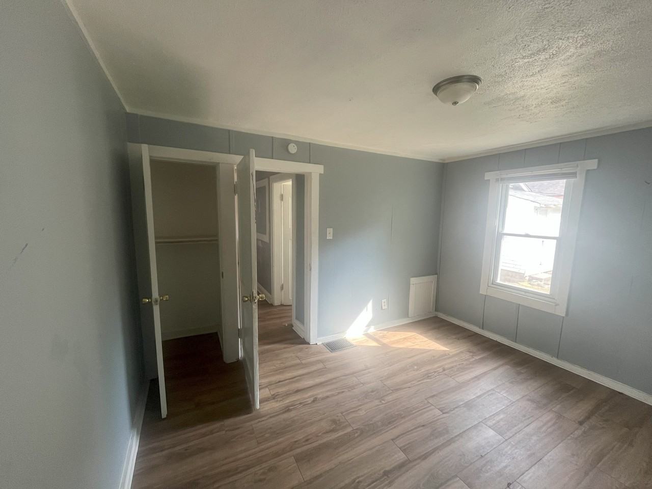 1449 West 34th Street #1 - Photo 6 of 16