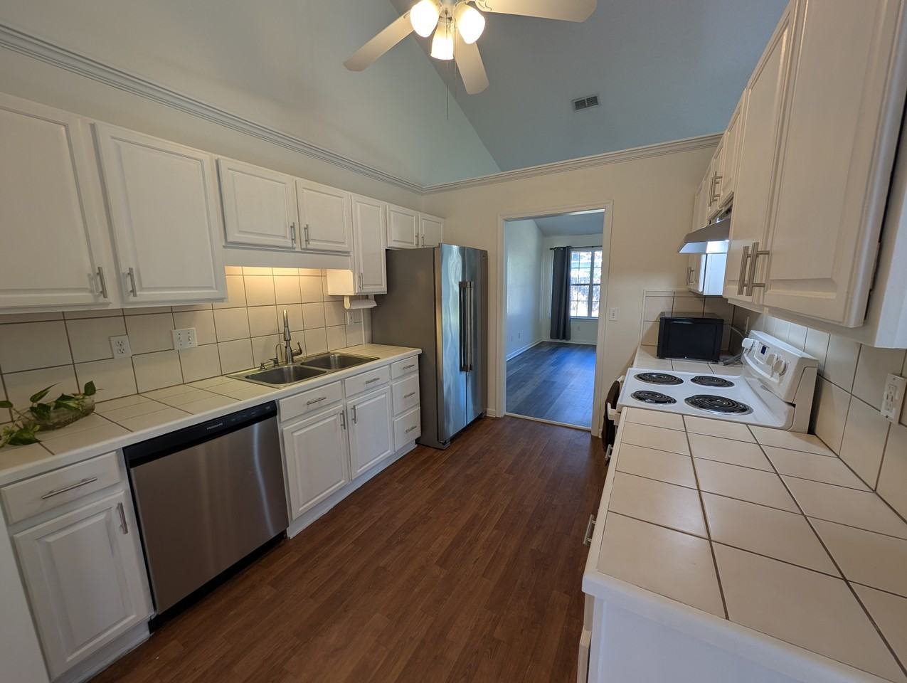 192 Sugar Plum Dr #1 - Photo 2 of 12