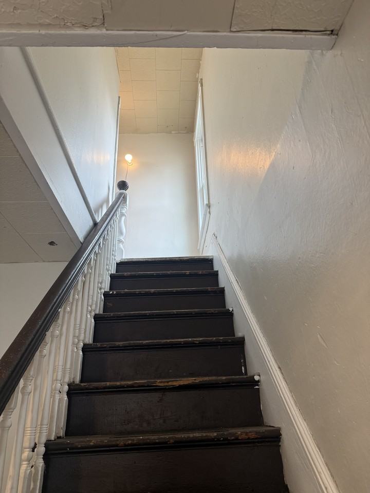 389 Campbell Street #UP - Photo 2 of 16