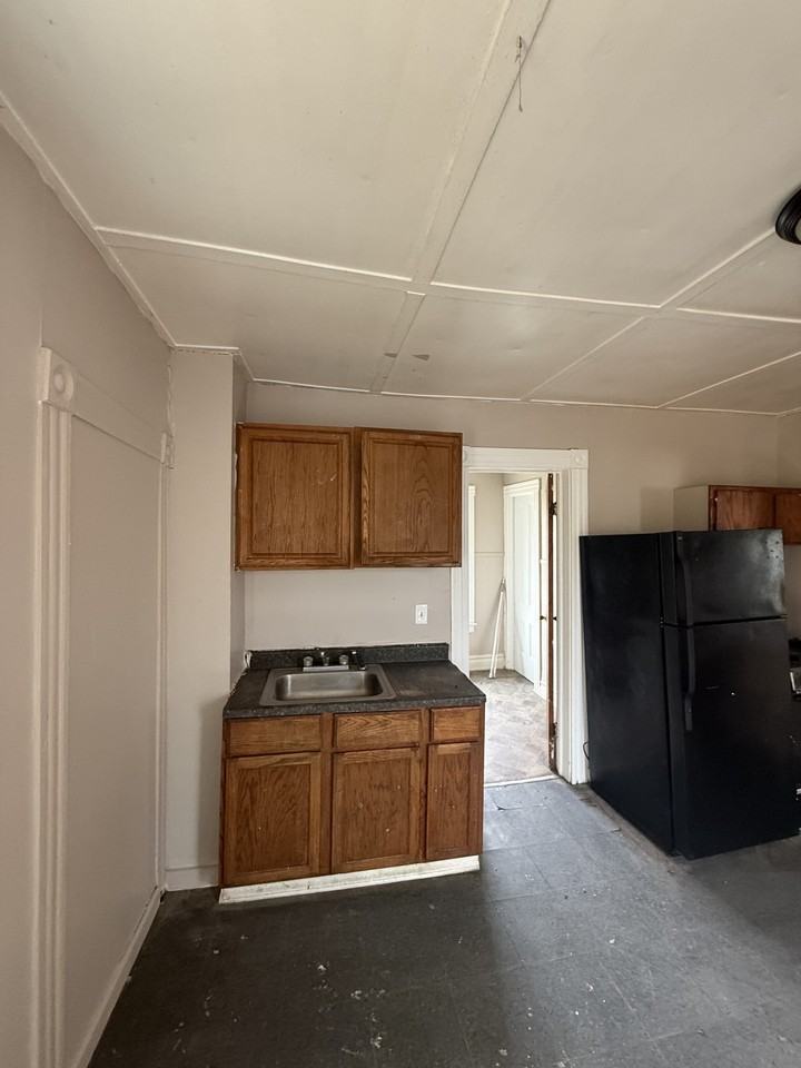 389 Campbell Street #UP - Photo 4 of 16