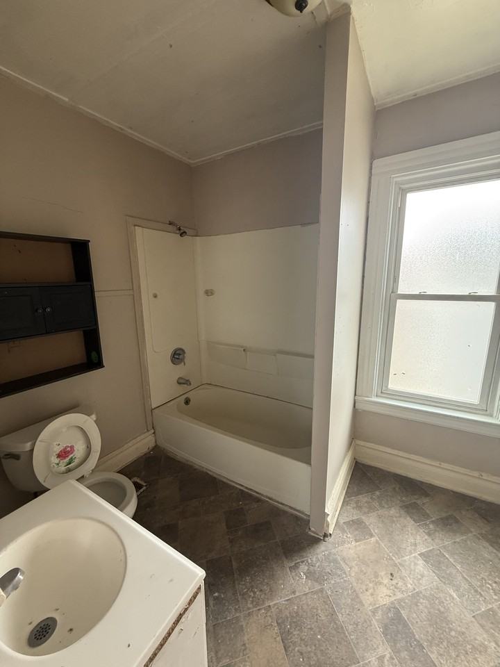 389 Campbell Street #UP - Photo 6 of 16