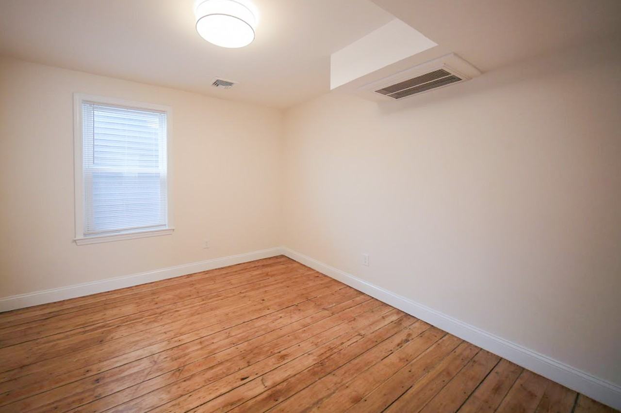 21 E Transit St - Photo 3 of 8