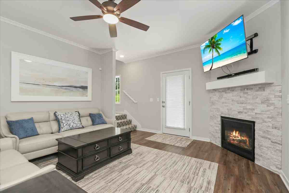 1095 N Findley St #1 - Photo 6 of 27