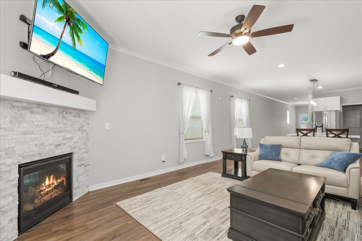 1095 N Findley St #1 - Photo 7 of 27