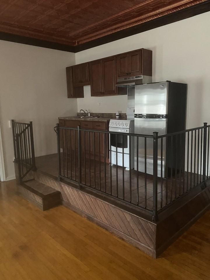 1 West 4th Street #1 - Photo 2 of 5