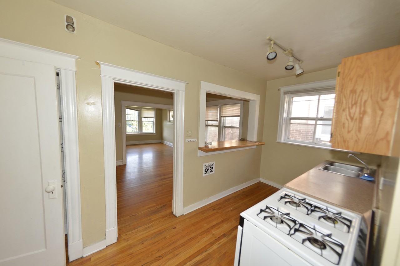 2112 2112 Portis AveApt A #2F - Photo 6 of 14