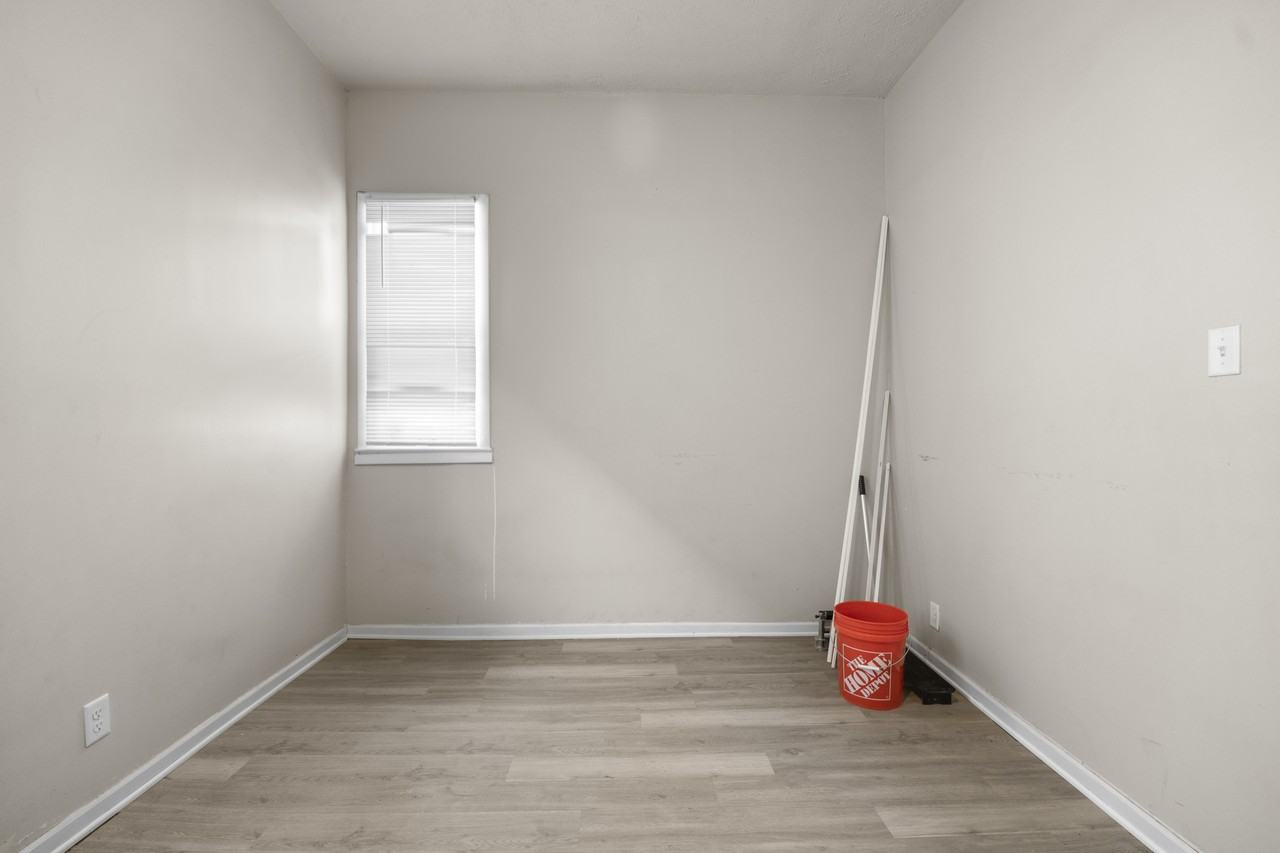 1211 W 30th St #1 - Photo 3 of 22