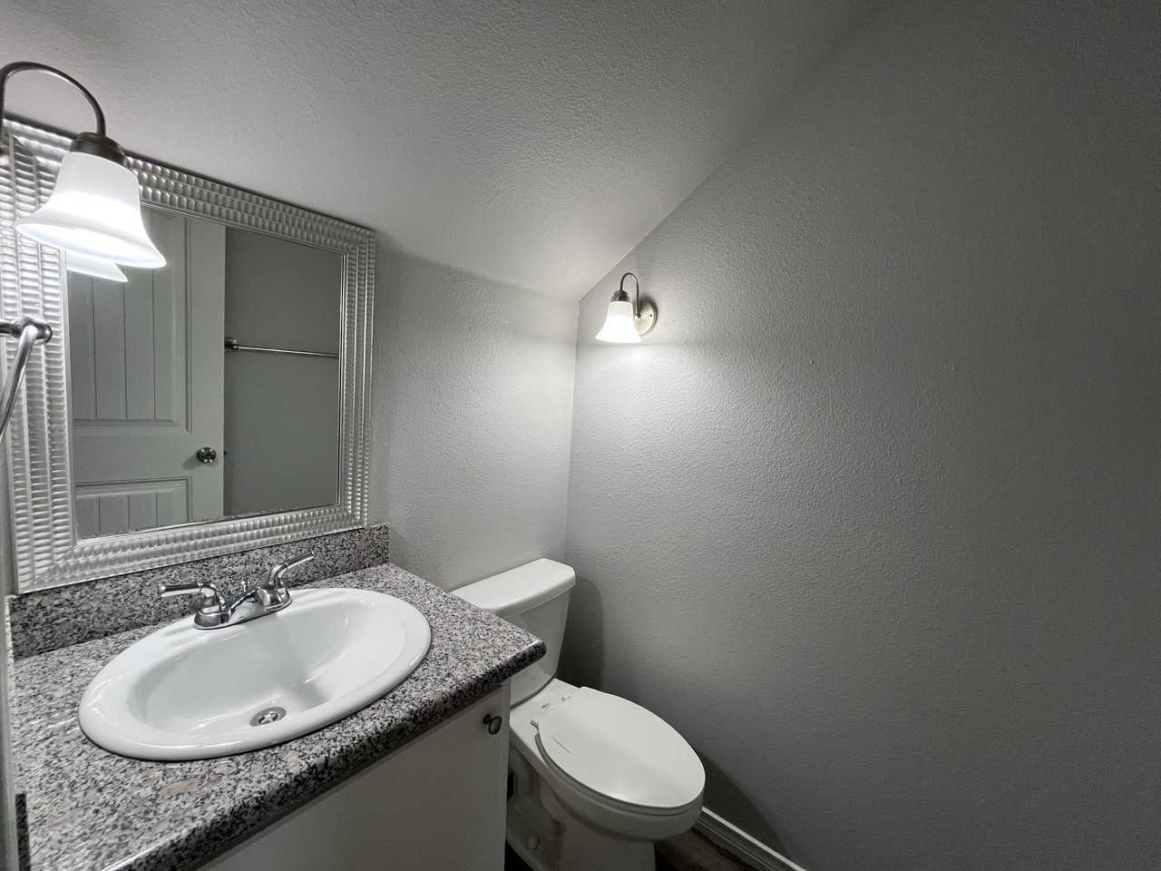 3430 Itasca St #1 - Photo 4 of 14