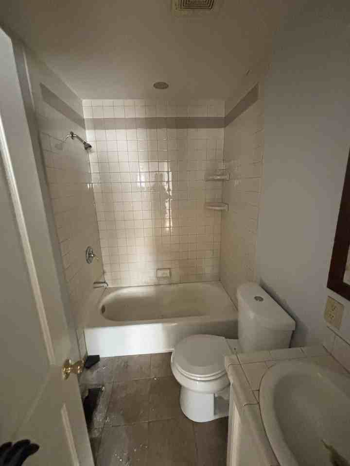 1902 E 35th St #1 - Photo 6 of 18