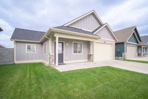 featured image of 423 Hollyhock Lane #1