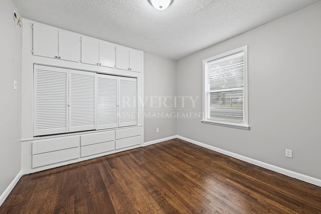 1016 Mendenhall Cove #1 - Photo 6 of 18