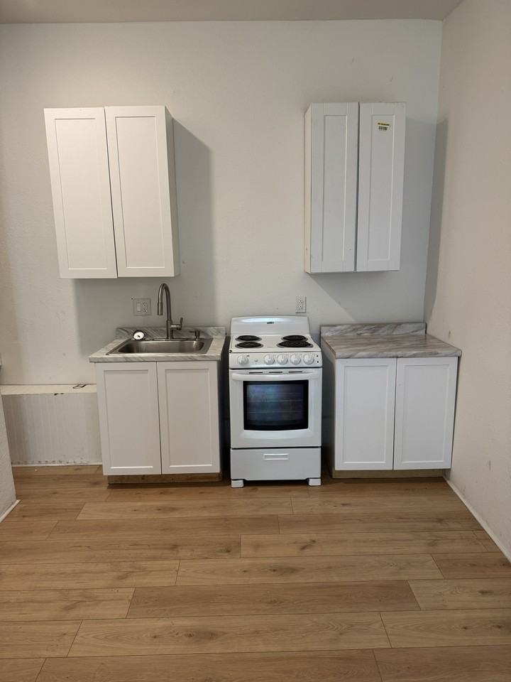 1466 South Worth Avenue #1 - Photo 3 of 7