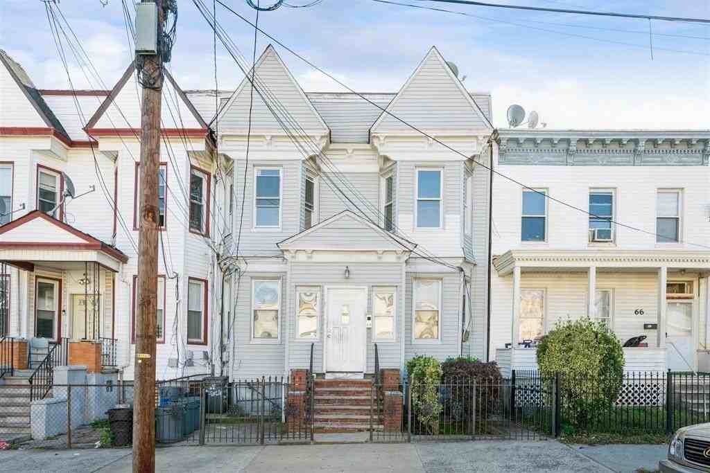 68 Rose Ave #1L - Photo 4 of 16