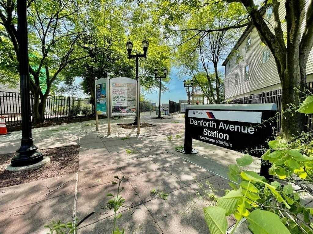 68 Rose Ave #1L - Photo 5 of 16