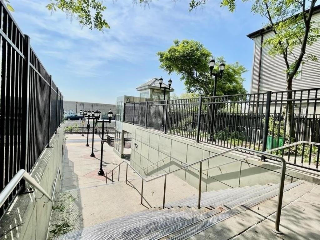 68 Rose Ave #1L - Photo 6 of 16