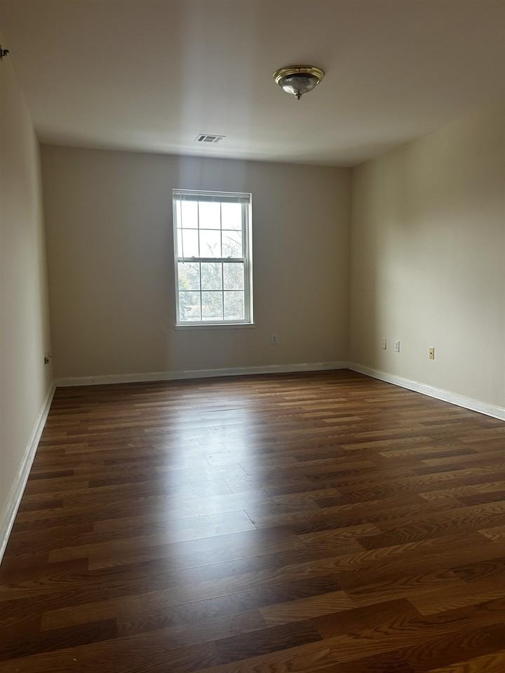 1609 W Lake Ave #112 - Photo 4 of 12