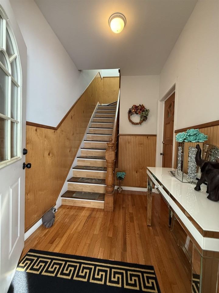 470 Mallory Avenue #2 - Photo 3 of 11