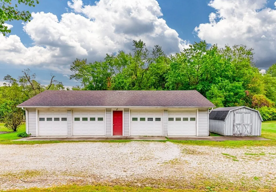 9475 Mayfield Rd - Photo 3 of 15