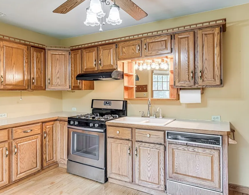 9475 Mayfield Rd - Photo 6 of 15