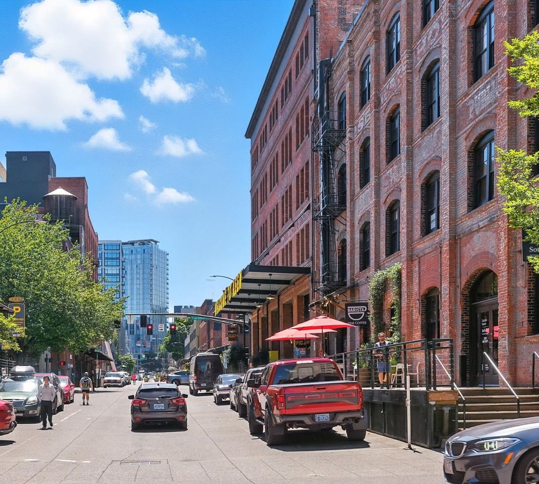 Portland St #204 - Photo 2 of 22