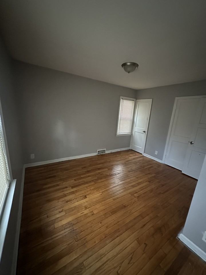 4213 Waverly St #1 - Photo 4 of 12