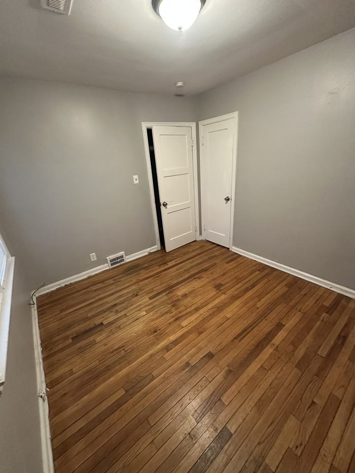 4215 Waverly Avenue #2 - Photo 5 of 10