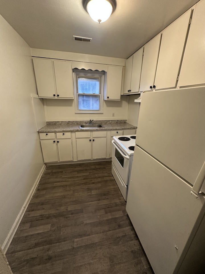 4215 Waverly Avenue #2 - Photo 6 of 10