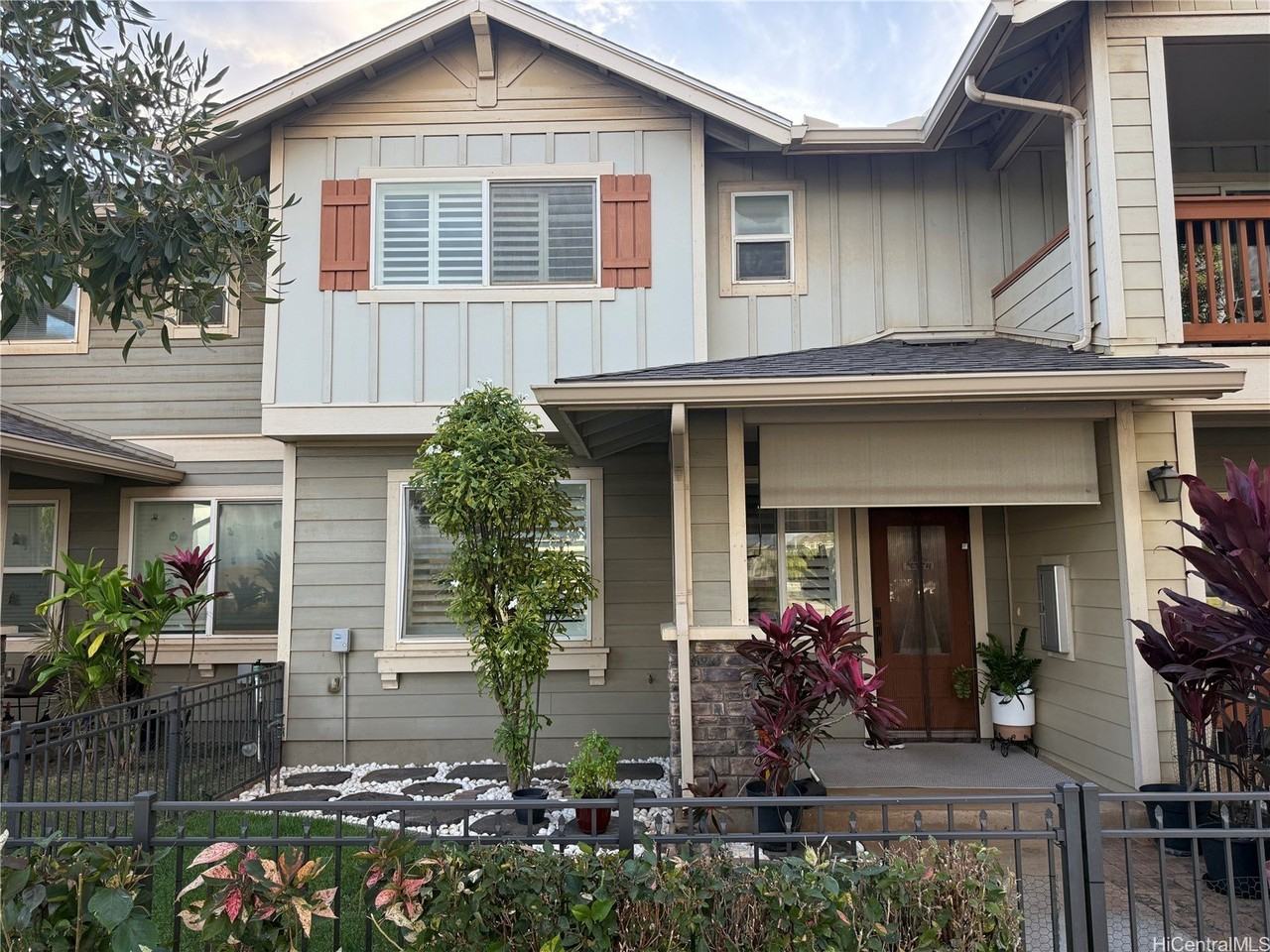 91-960 Iwikuamoo St Unit 1007 #1007 - Photo 2 of 19