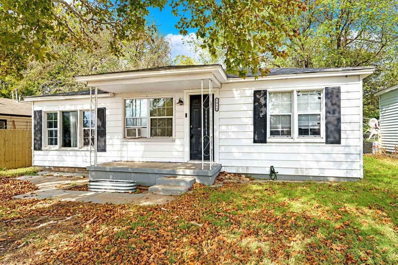 1913 Nw Baldwin Ave #1 - Photo 2 of 22