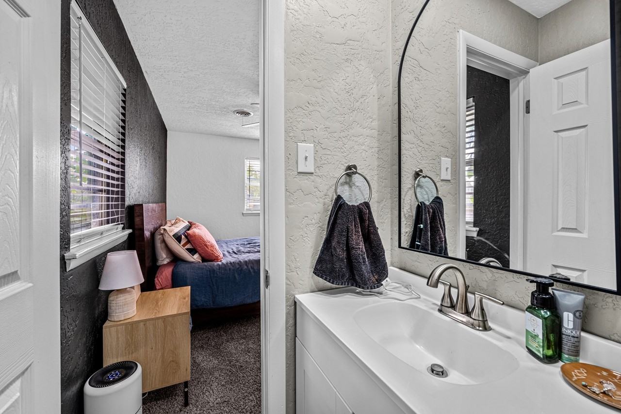 140 Sw 69th St #1 - Photo 3 of 27