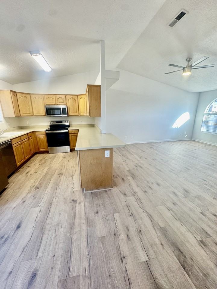 1122 1122 East 300 South N226 - 1 #1 - Photo 2 of 12