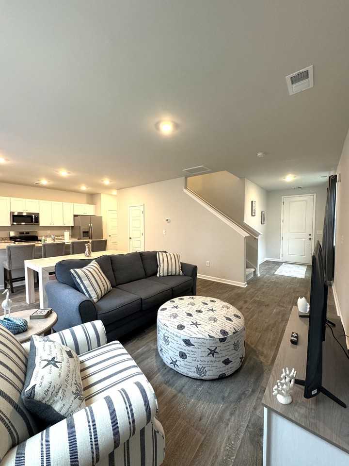 145 Cypress Hollow Dr #1 - Photo 6 of 50