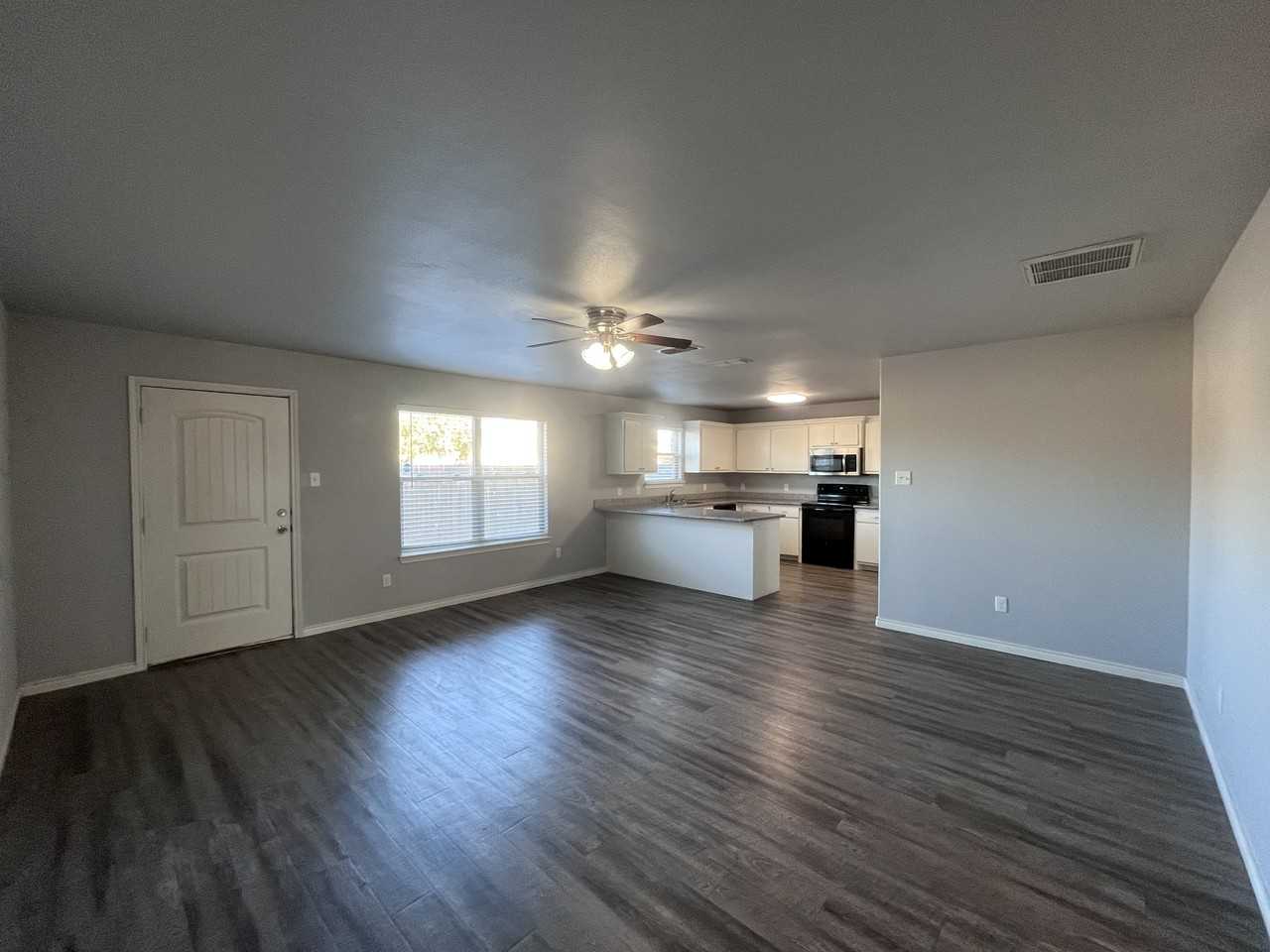 3422 Itasca St #1 - Photo 4 of 22