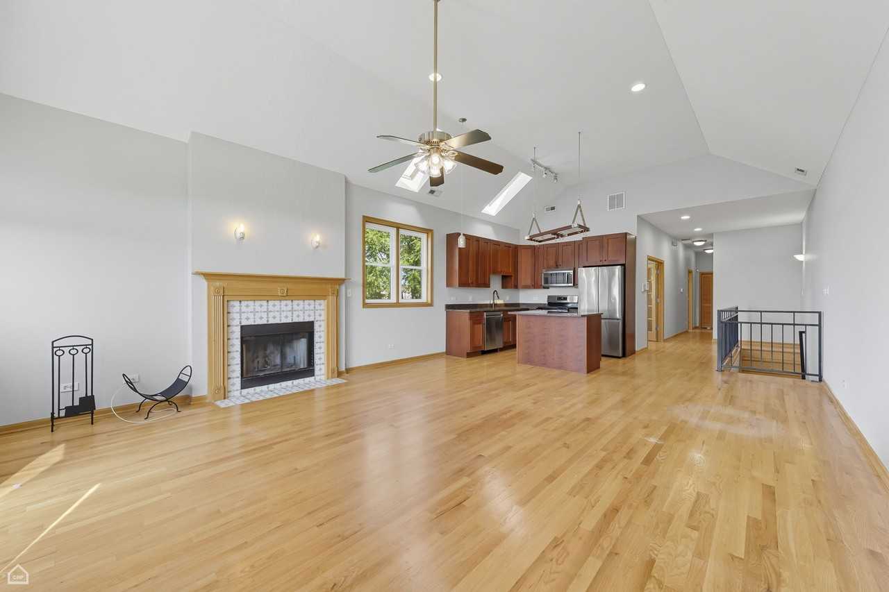 119 North Mozart Street #3 - Photo 3 of 16