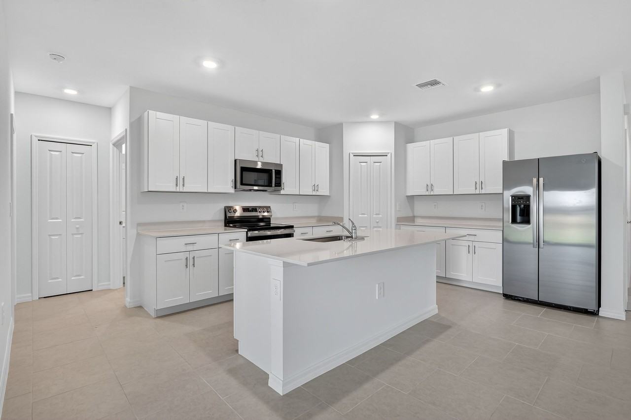 19525 Fairhill Ct #1 - Photo 5 of 10