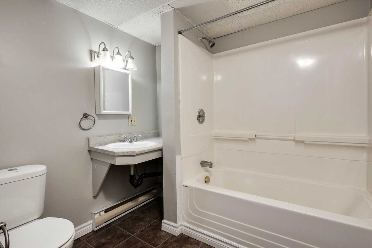 820 Suzanne St #3B - Photo 6 of 15