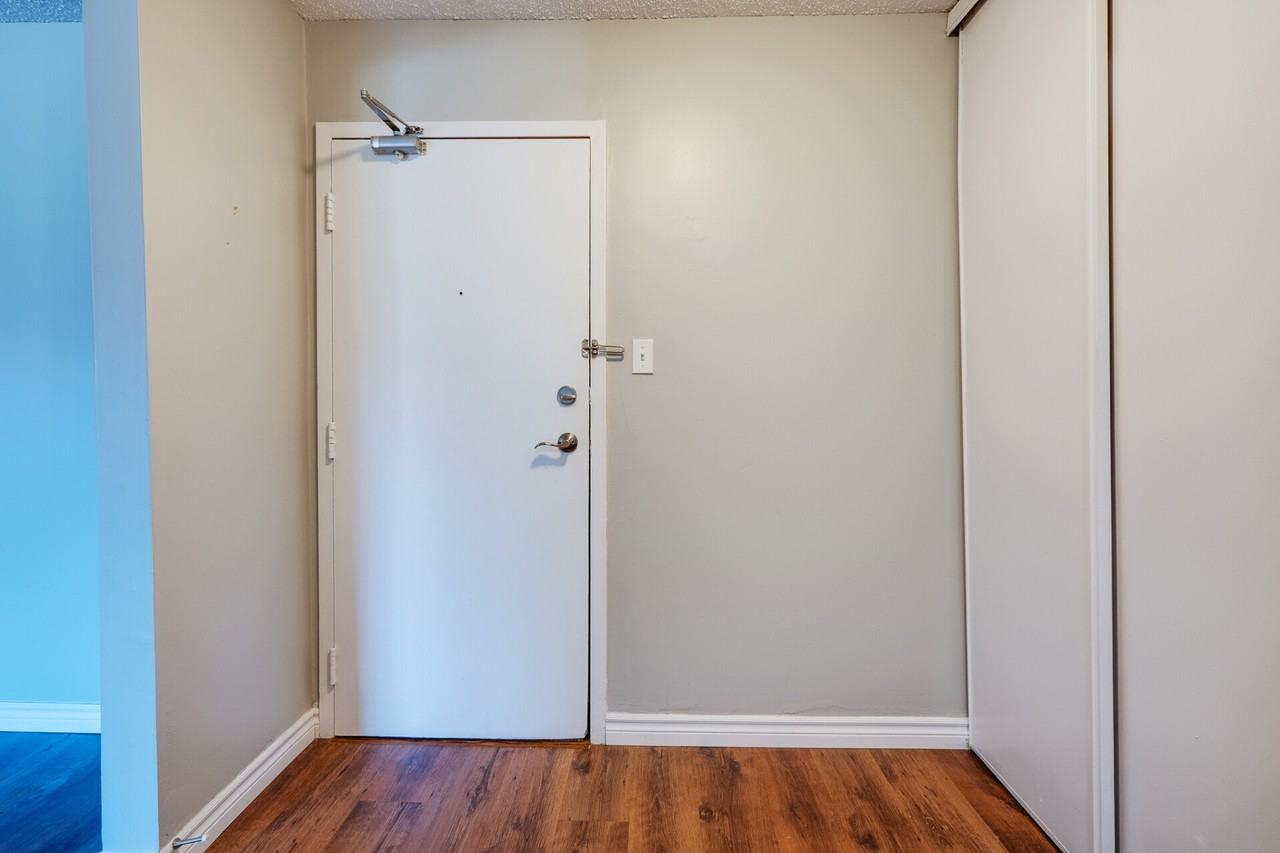 820 Suzanne St #3B - Photo 7 of 15