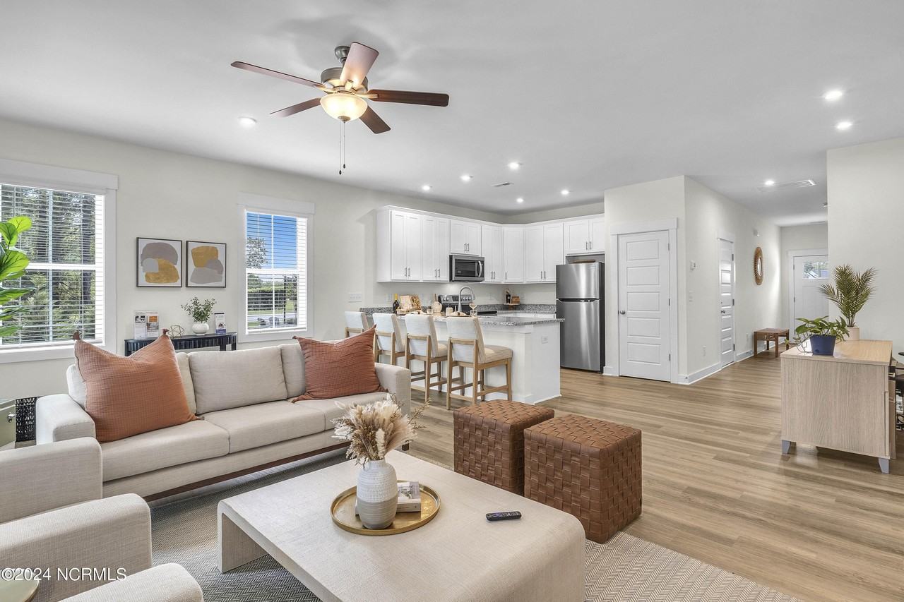 6244 Beckington Dr - Photo 7 of 24