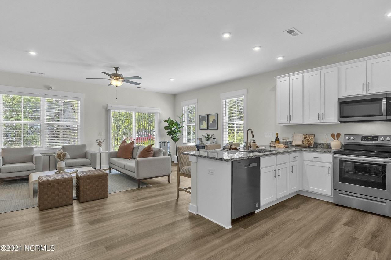 6012 Beckington Dr - Photo 4 of 24