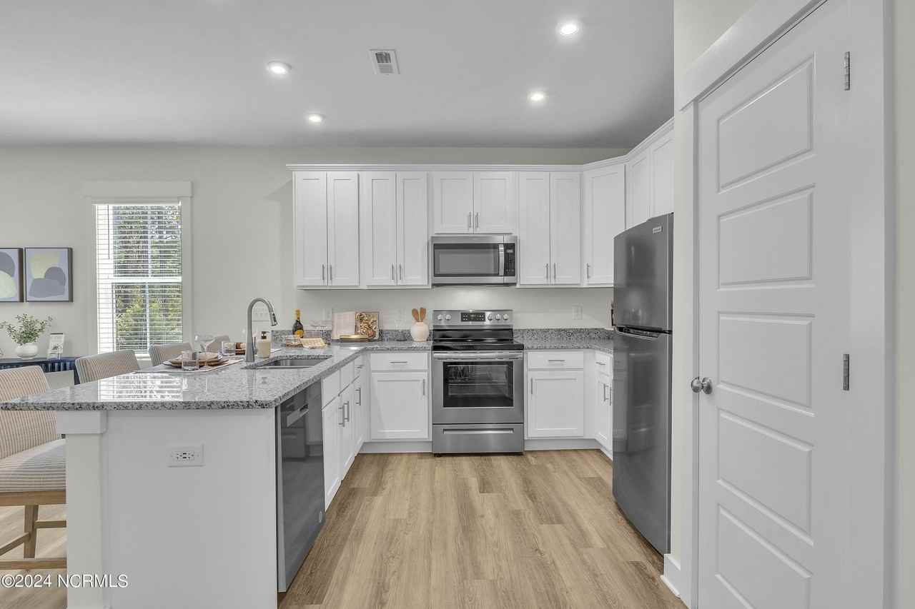 6012 Beckington Dr - Photo 5 of 24