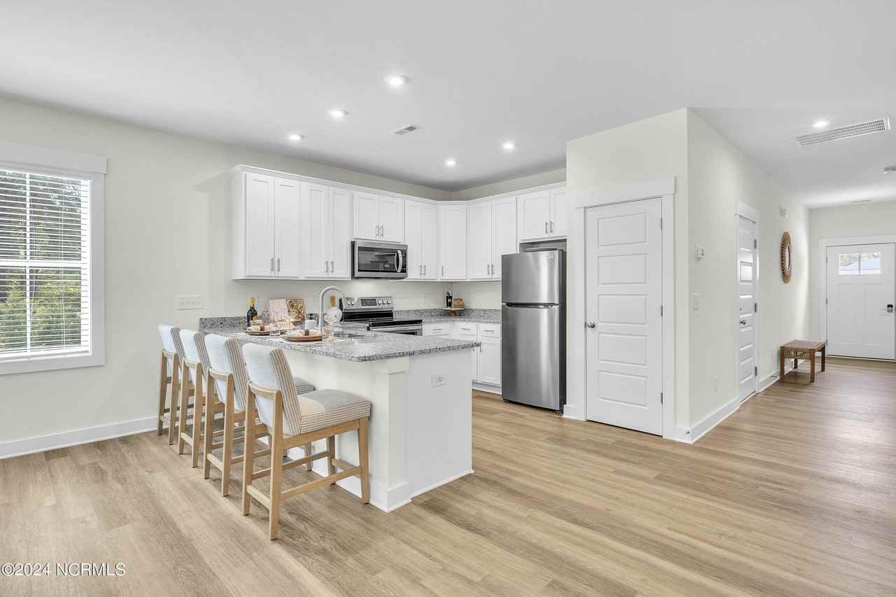 6012 Beckington Dr - Photo 6 of 24