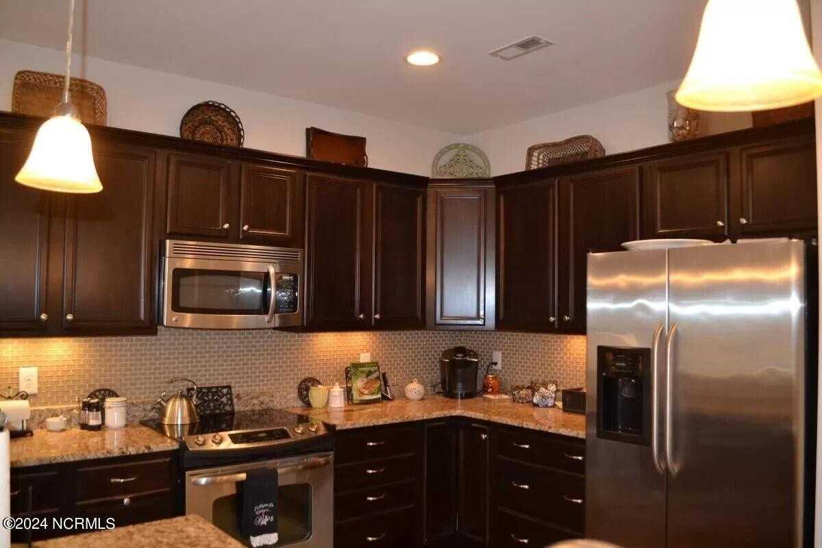 8 Elk Ridge Ln - Photo 5 of 13