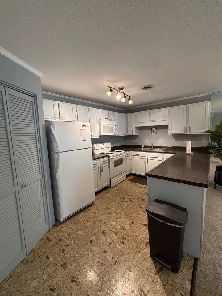 112 Franklin Street #C6 - Photo 3 of 10