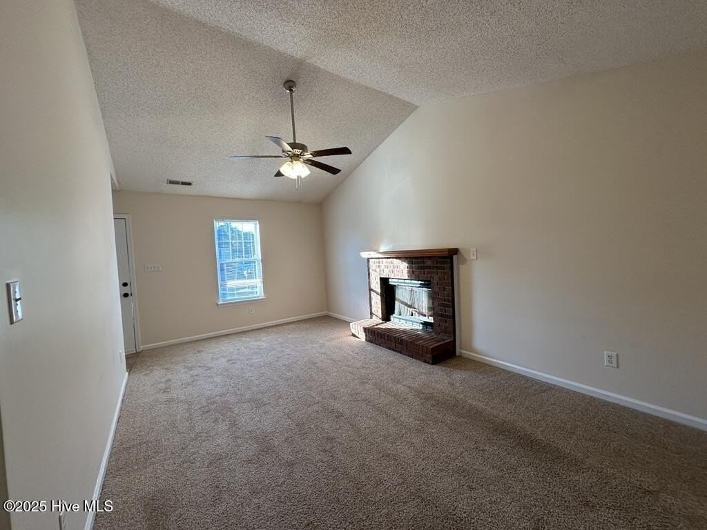 105 Live Oak Ct - Photo 3 of 9