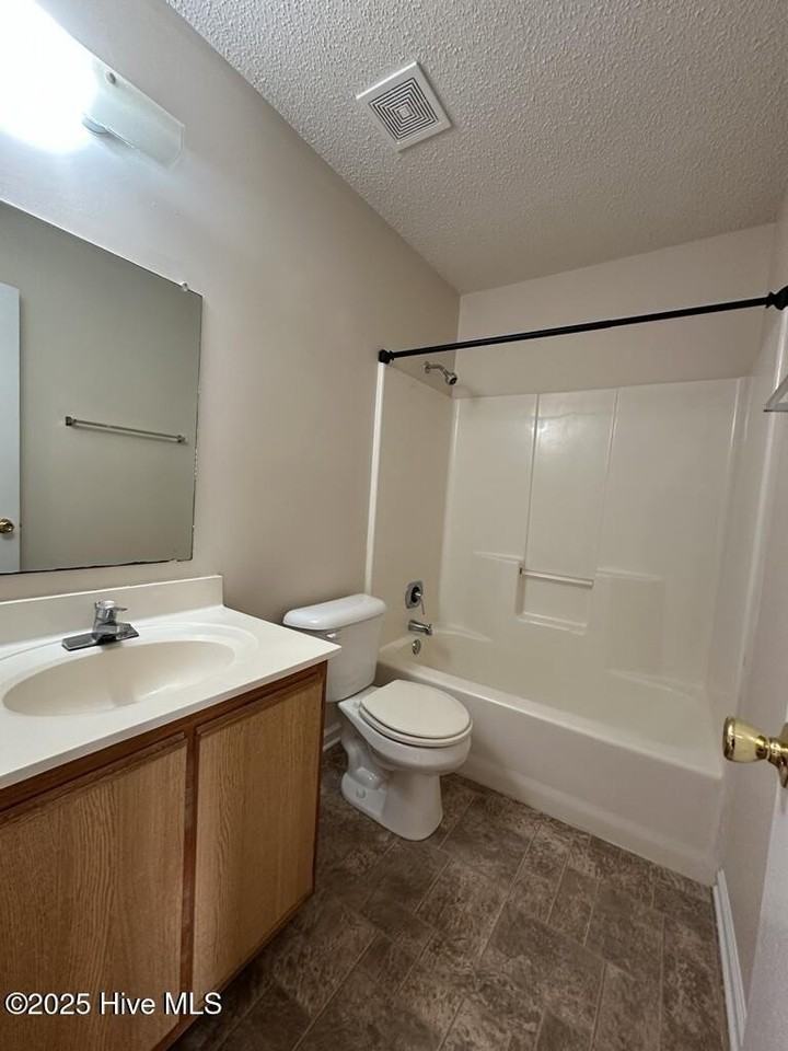 105 Live Oak Ct - Photo 5 of 9