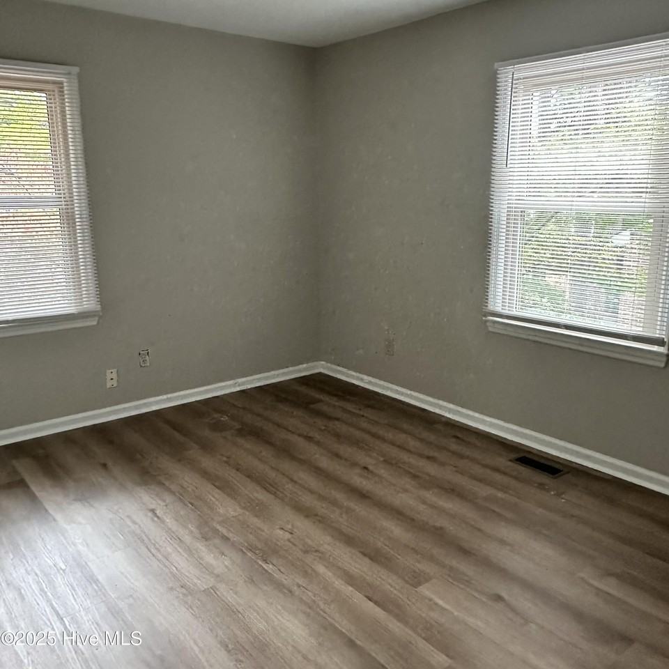 3 Saint James Circle #3 - Photo 7 of 9